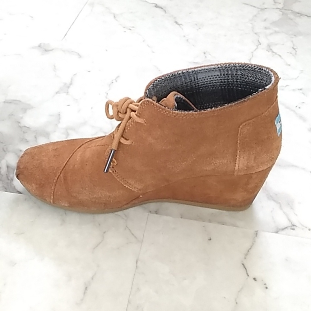 Toms booties. - Picture 5 of 12